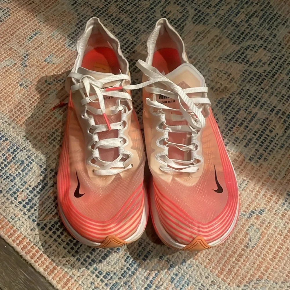 Nike Wmns Zoom Fly SP 'Varsity Red' size 10.5